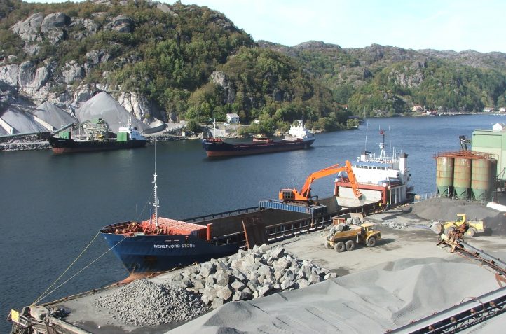 Steine aus Rekefjord für neuen Hafen in Aberdeen